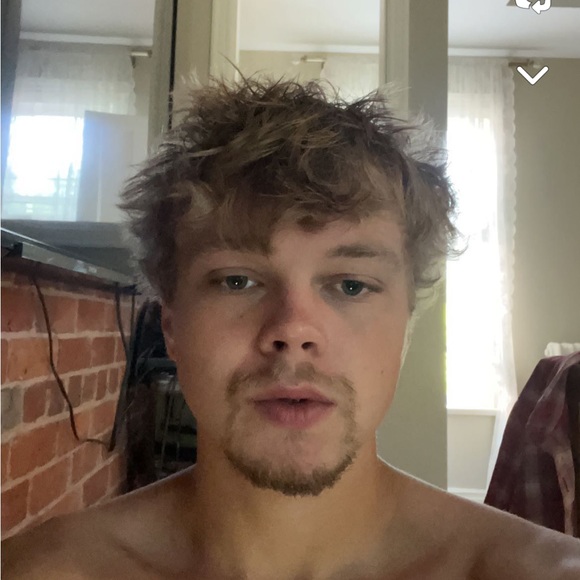 Meet your Posher, Riley - Picture 2 of 2